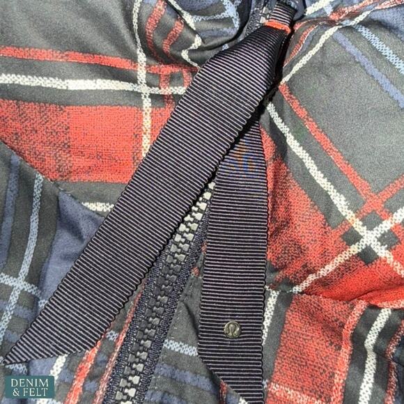 Lululemon Fluffiest Reversible Goose Down Vest Navy Plaid Hooded Size 12 - Picture 6 of 16